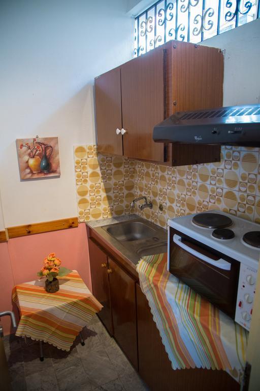 Golden Sun Rooms Пирги-Термис Номер фото