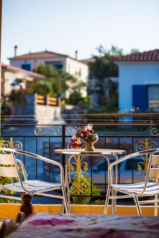 Golden Sun Rooms Пирги-Термис Номер фото